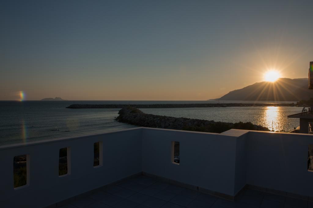 Golden Sun Apartamento Kokkinos Pirgos Exterior foto